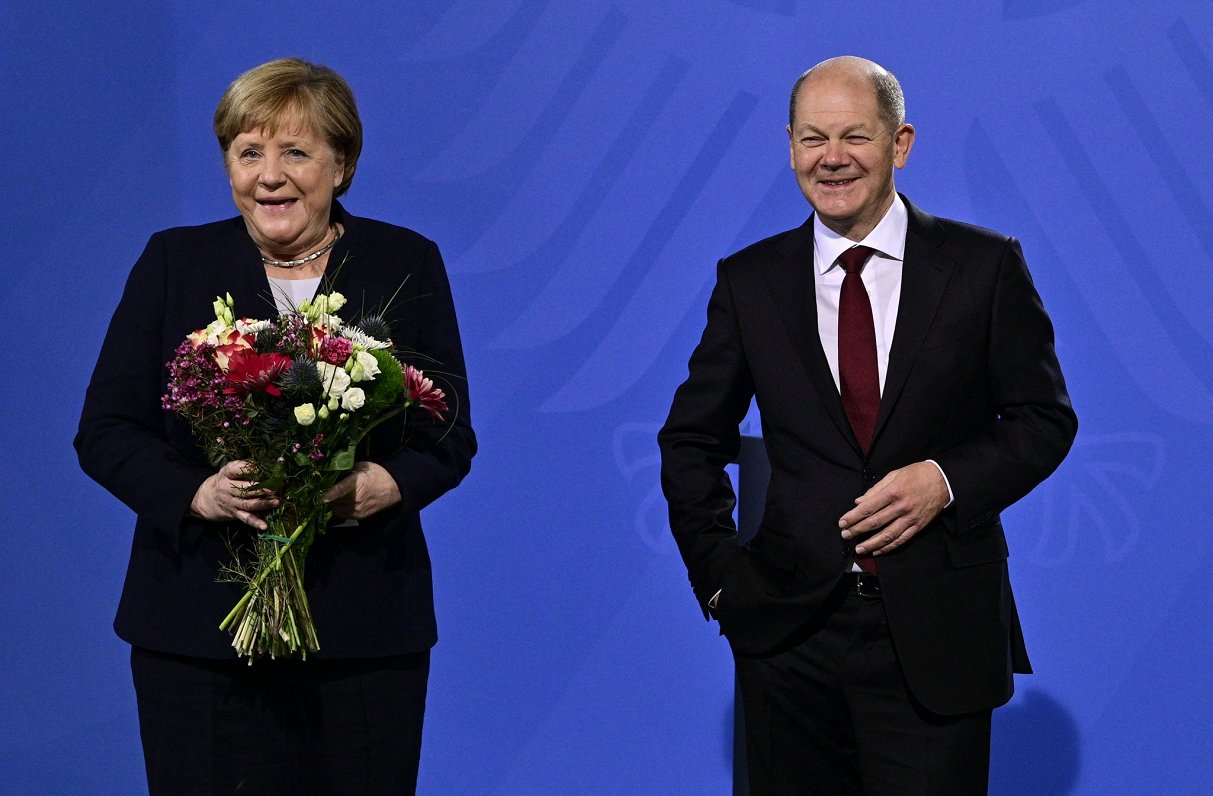 Olafs Šolcs pārņēmis Vācijas vadības grožus no ilggadējās kancleres Angelas Merkeles