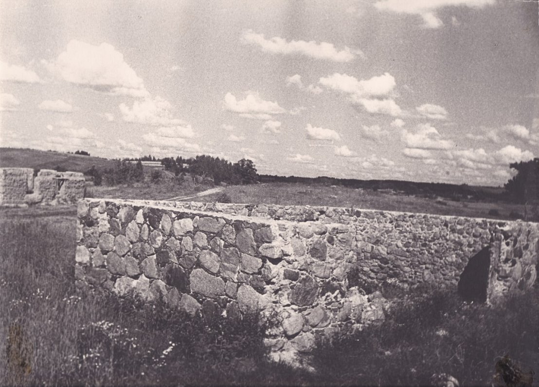 4. Skats uz nodedzināto Audriņu ciemu, 1944. gads