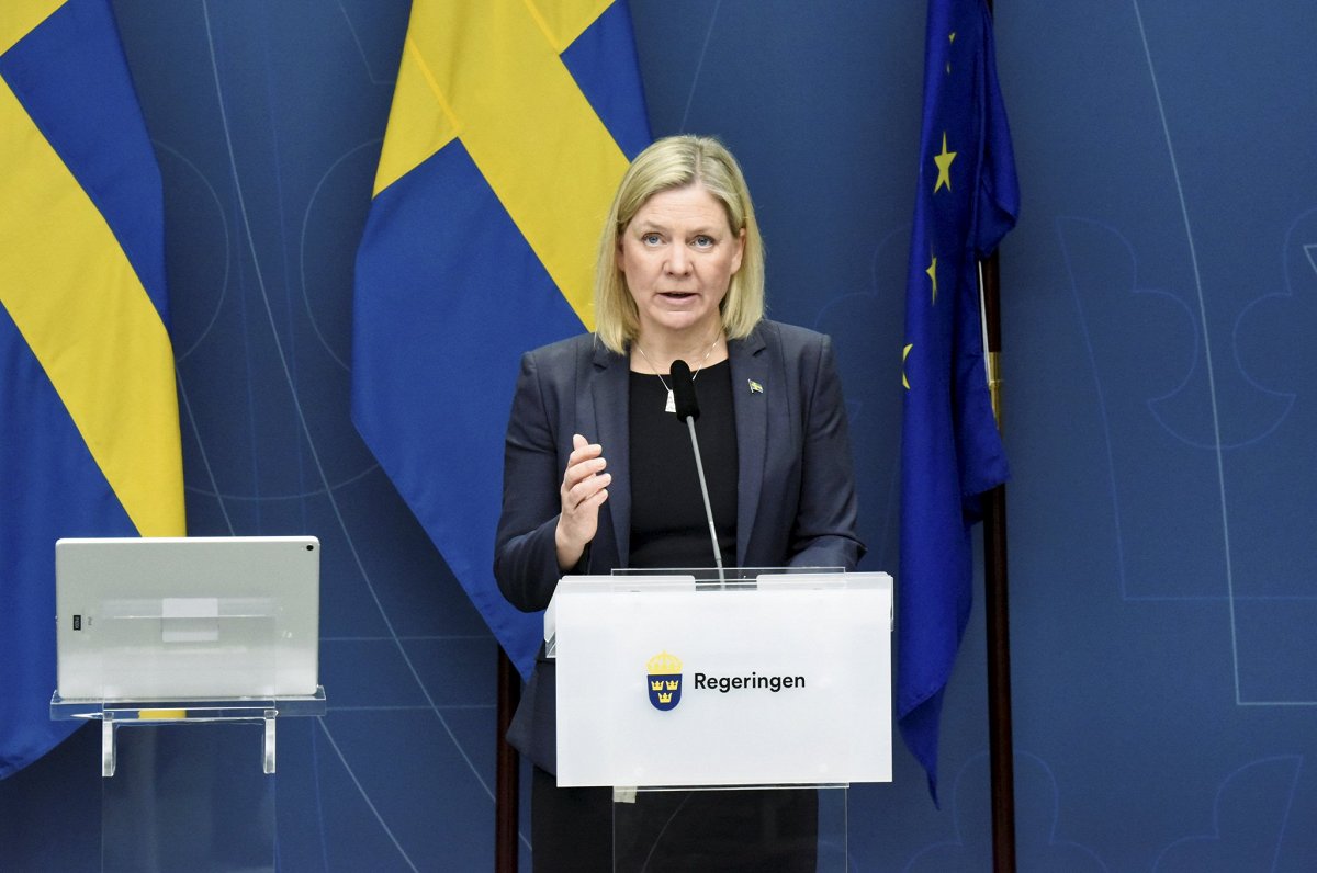 Zviedrijas premjere Magdalēna Andešsone paziņo par jauniem Covid-19 ierobežojumiem