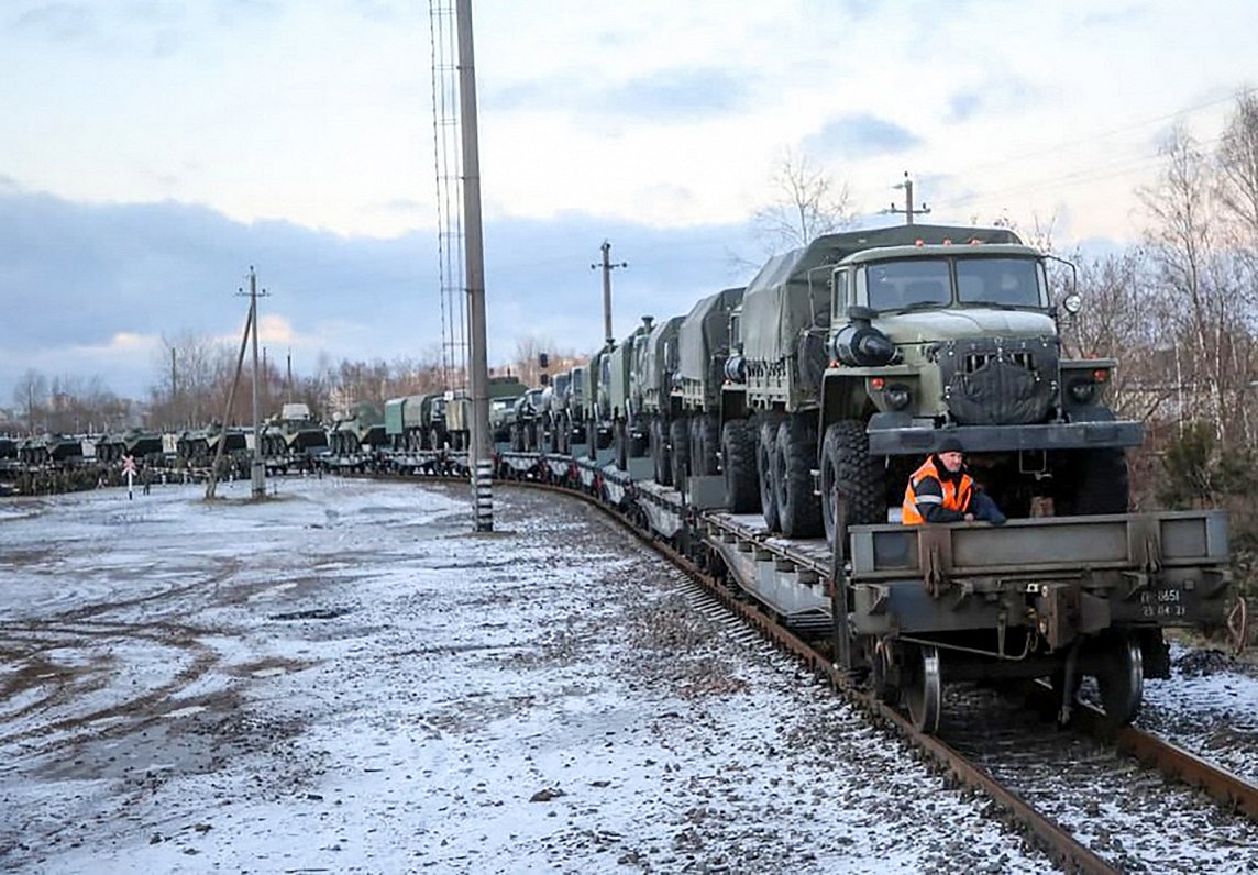 Krievijas militārā tehnika jau ierodas Baltkrievijā