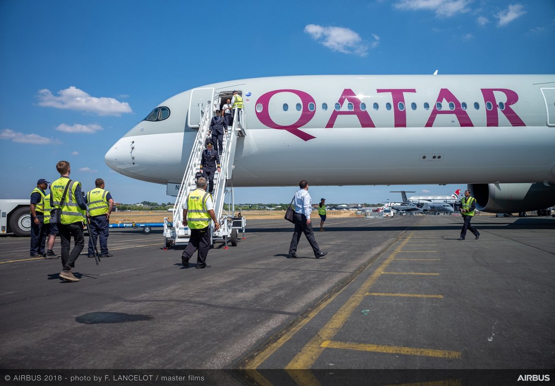 “Qatar airways” lidmašīna &quot;Airbus&quot; A350