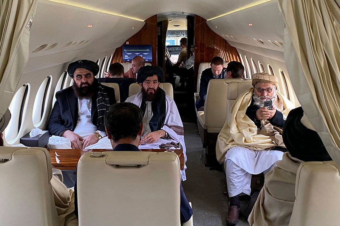 &quot;Taliban&quot; delegācija lidmašīnā dodas uz Oslo.