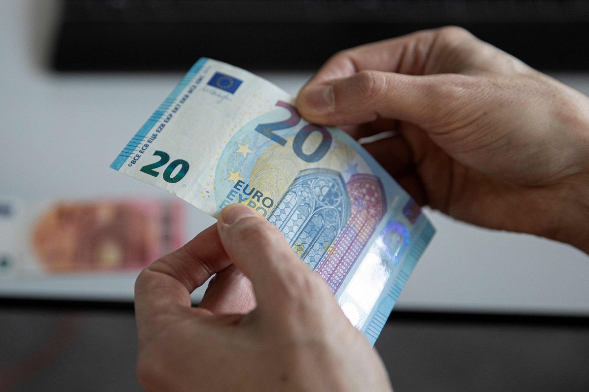 Eiro naudas banknote.