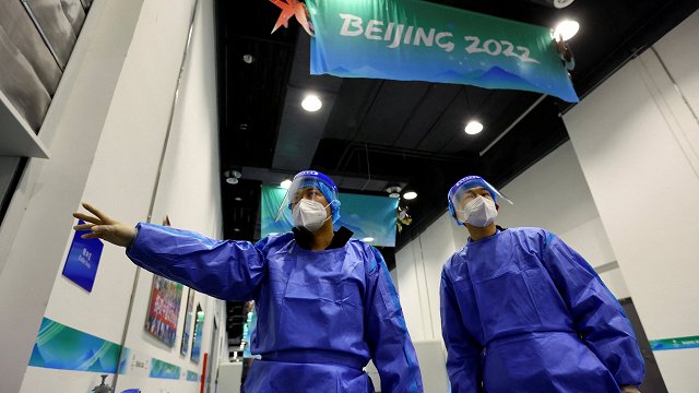 Pekinas olimpiskajā vidē ar Covid-19 inficēto skaits tuvojas astoņiem desmitiem