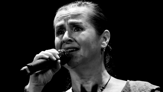 Čehijā populāra dziedātāja mirusi pēc apzinātas inficēšanās ar Covid-19