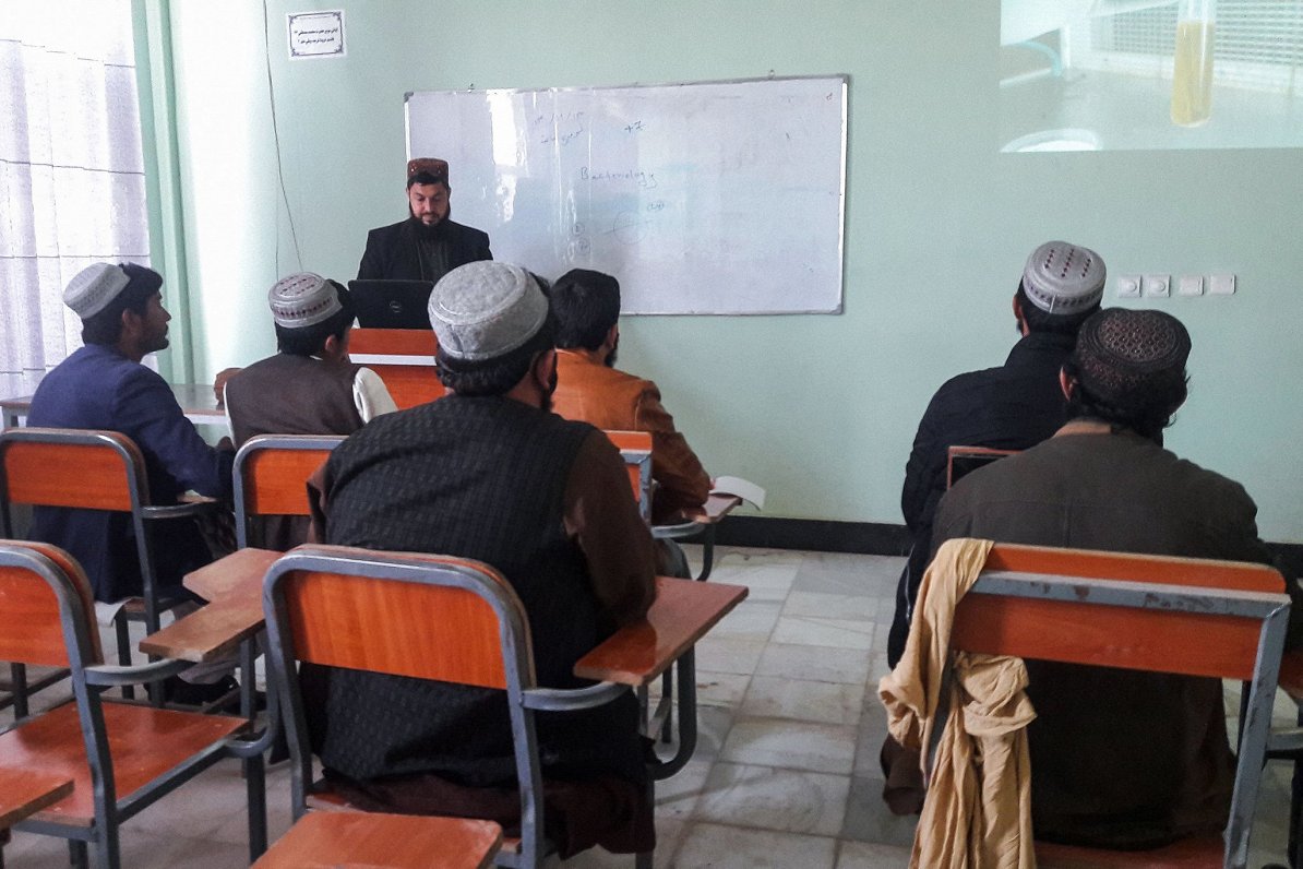 Mācības vienā no Afganistānas universitātēm