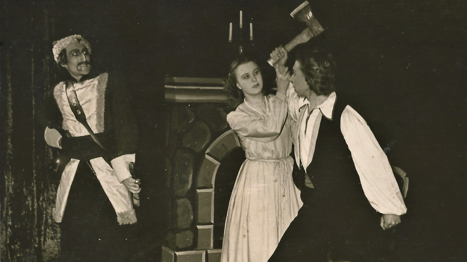 Спектакль по пьесе Райниса «Любовь сильнее смерти» (1957 г., реж. Янис Лусенс) в исполнении драмкруж...