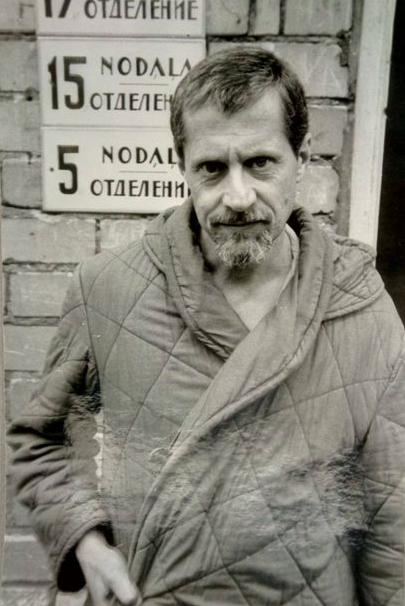 Sandrs izlaists no Rīgas psihiatriskās slimnīcas 1987. gada vasarā.
