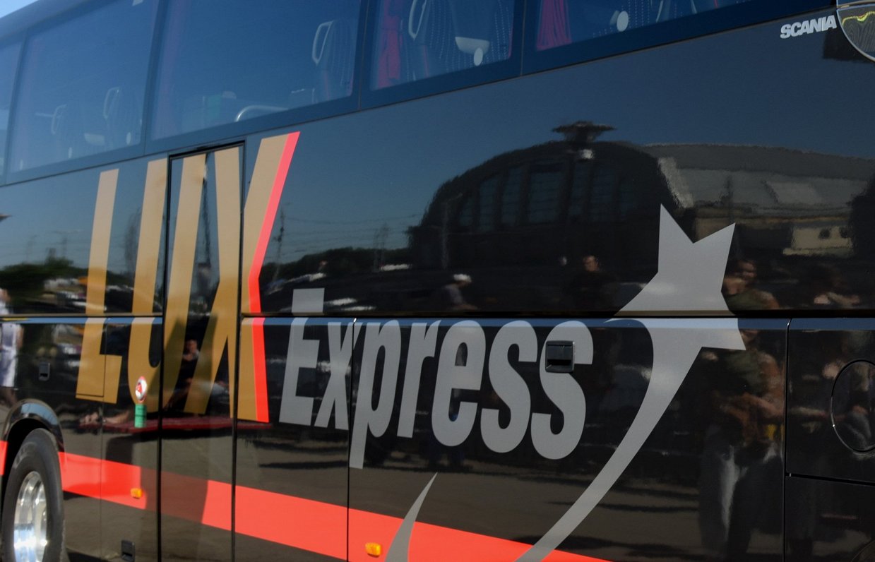 «Lux Express» autobusa šoferim piespriež nosacītu cietumsodu saistībā ar avāriju Igaunijā 2016. gadā