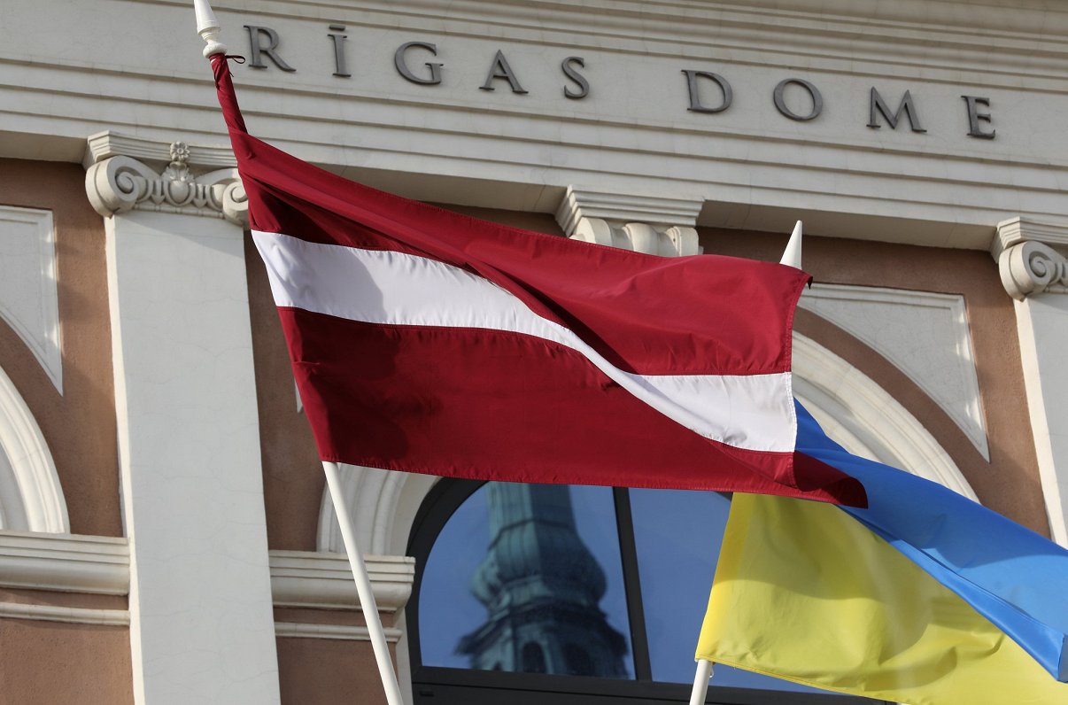 Rīga piekrīt piešķirt 500 000 eiro, lai palīdzētu Ukrainai / raksts