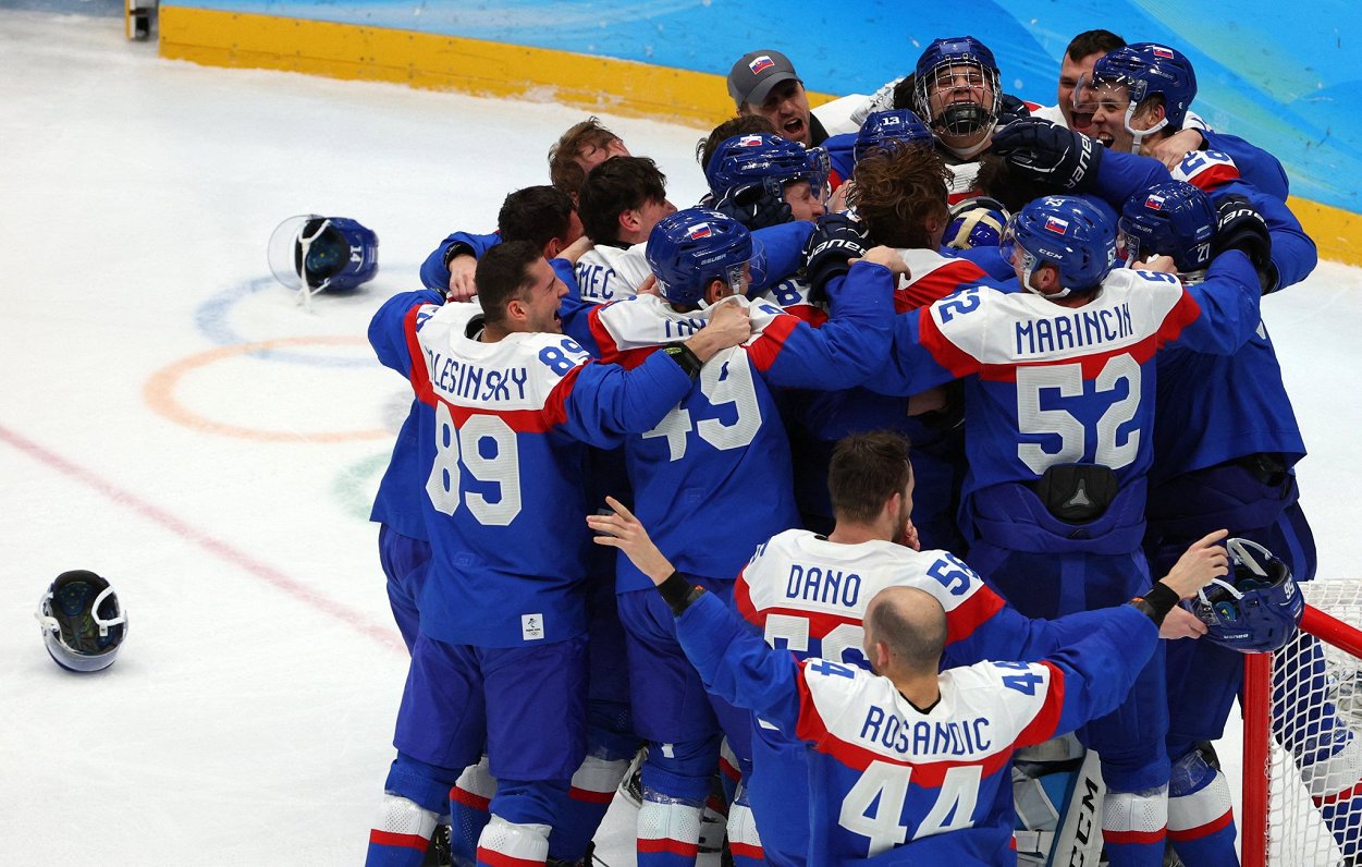Slovākijas hokeja izlase svin uzvaru pār Zviedriju