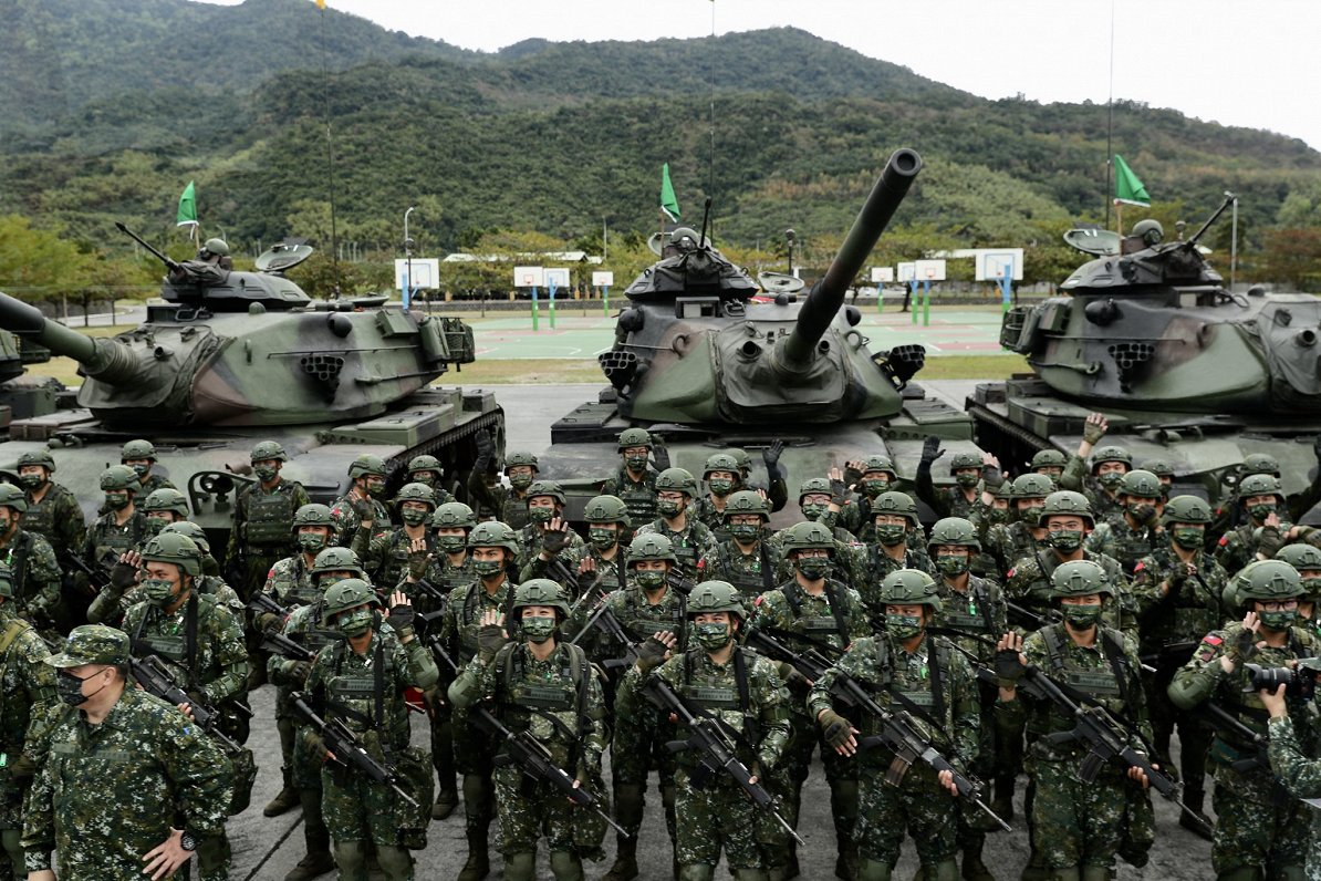 Тайвань захватили. Тайвань военные учения. Военные Китая. Тайваньская армия. Военные учения Китая у Тайваня.