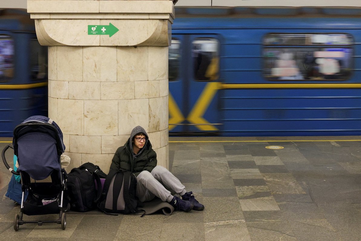 В метро. Украина, Киев, 25.02.2022.