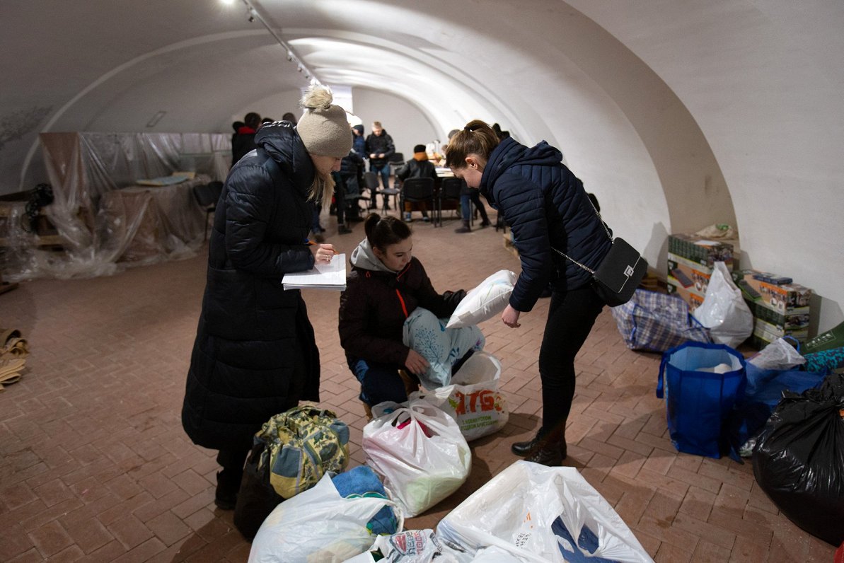 Центр раздачи гуманитарной помощи беженцам. Украина, Ужгород, 26.02.2022