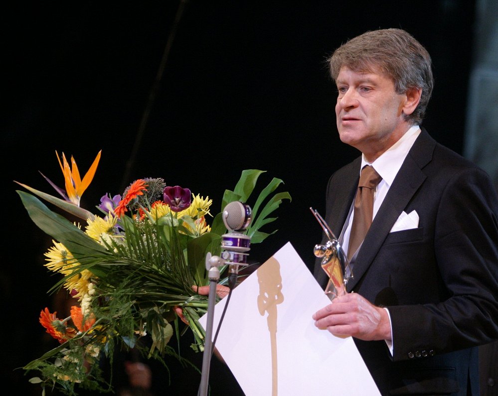 Imants Resnis 2007. gadā, saņemot Latvijas Lielo mūzikas balvu