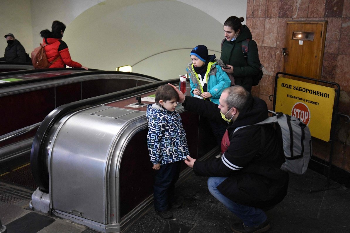 Люди укрываются в метро. Украина, Киев, 24 февраля 2022 года.