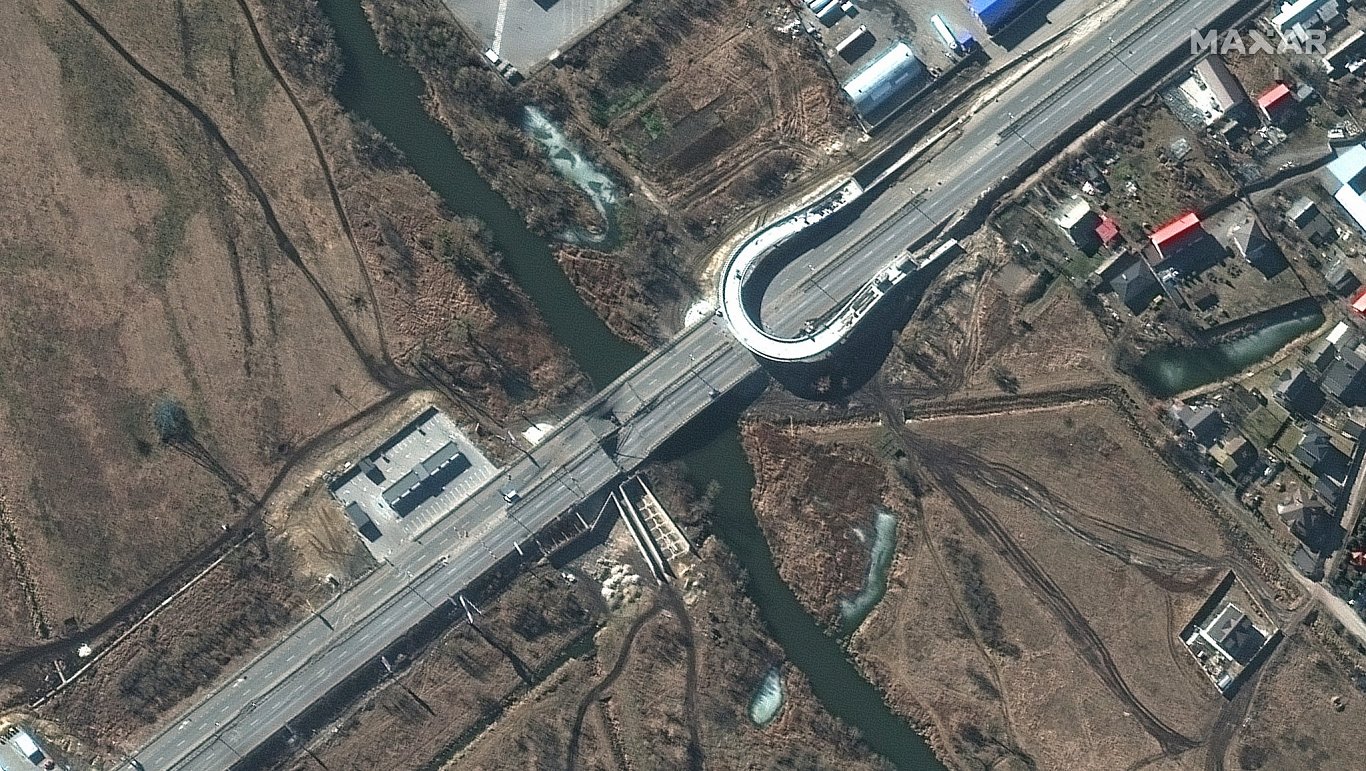 Поврежденный мост. Украина, Стоянка, близ Киева, 28.02.2022