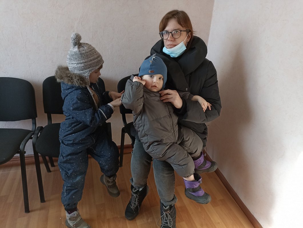 No Ukrainas atbēgusī Nataša ar bērniem, 2022.gada marts.