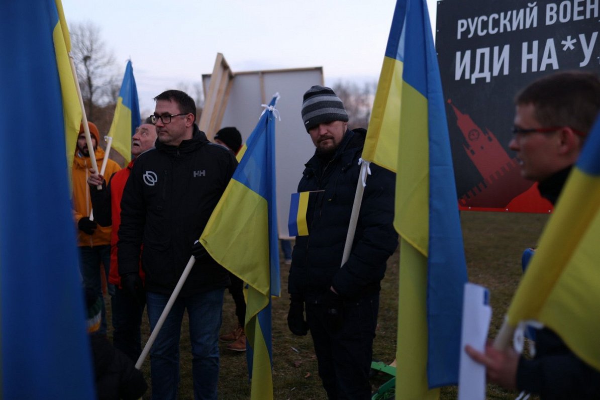 Dobelē mītiņā pauž atbalstu Ukrainai. (02.03.2022.)