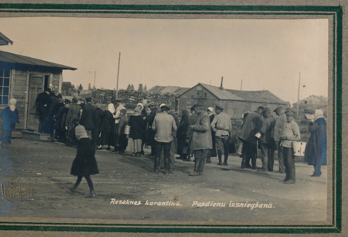 Pusdienu izsniegšana Rēzeknes karantīnā, 1920.–1922. gads