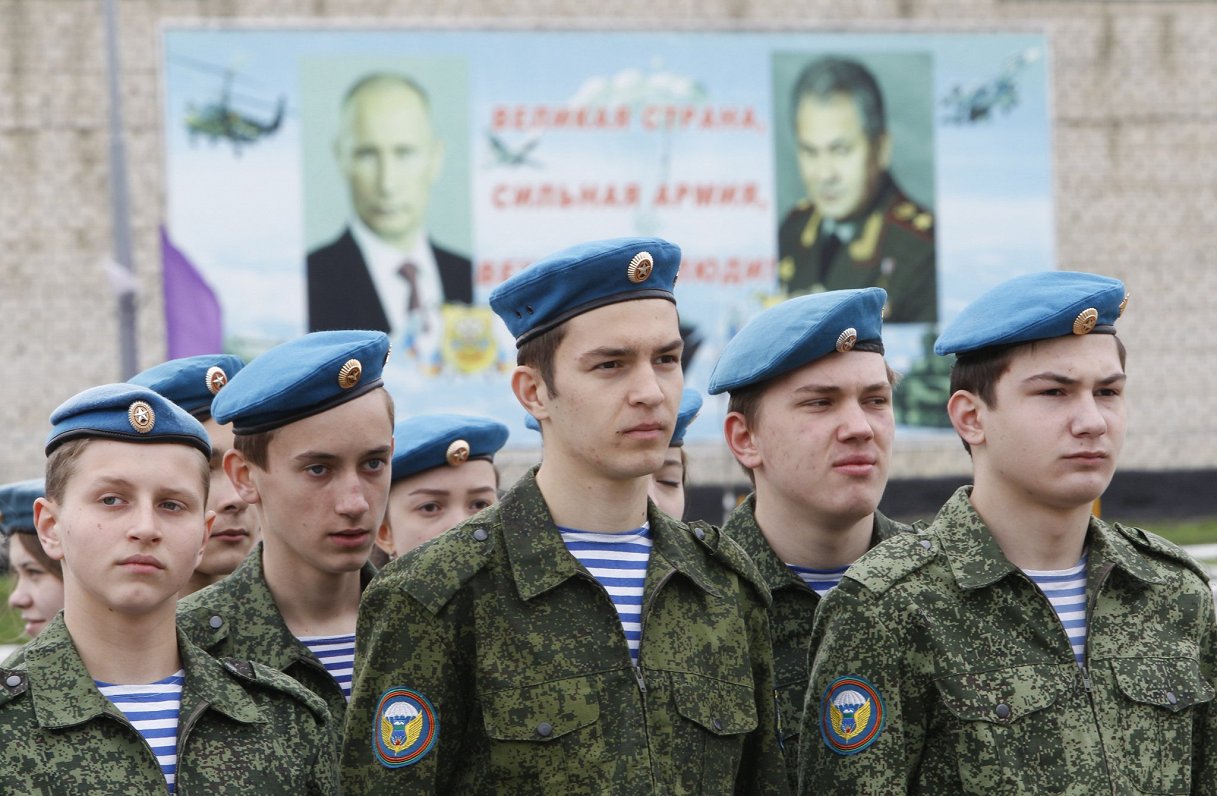 Krievijas prezidents Vladimirs Putins solījis nesūtīt obligātā dienesta karavīrus karot Ukrainā