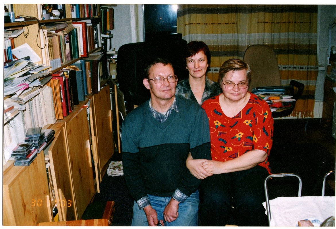 Janīna Kursīte-Pakule ar vīru Andreju un vīramāsu Zitu