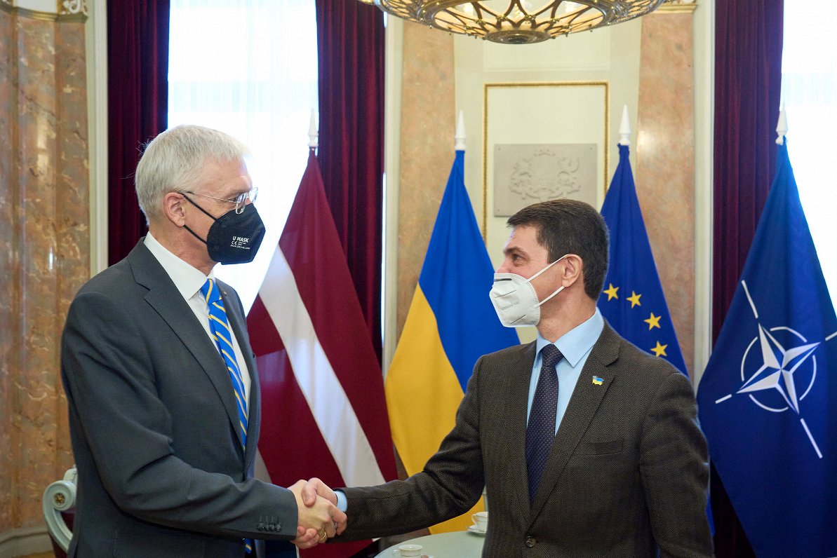 Ministru prezidents Krišjānis Kariņš tiekās ar Ukrainas vēstnieku Latvijā Oleksandru Miščenko