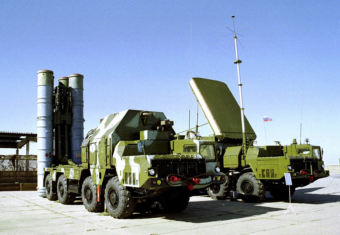 Зенитно-ракетный комплекс S-300. Снимок 2013 года.