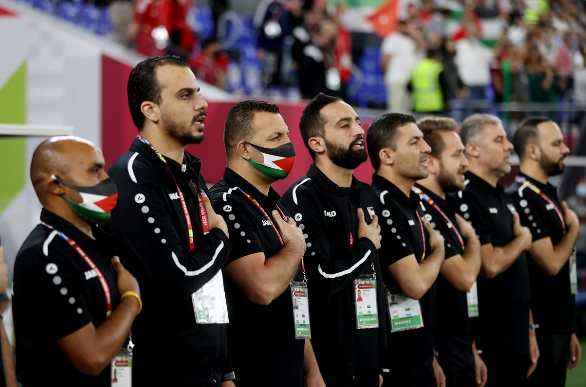 Palestīnas futbola izlases treneri pirms spēles pret Jordāniju