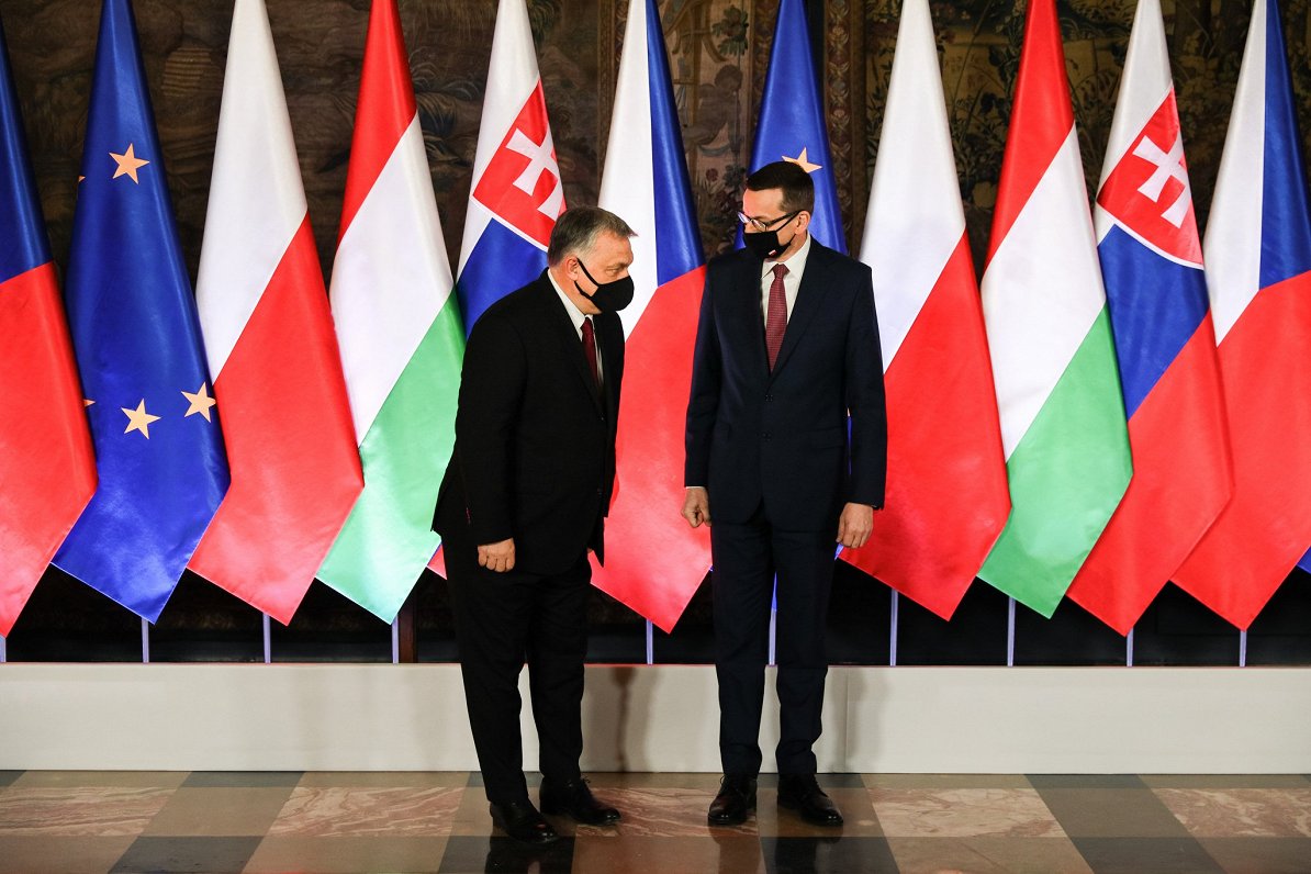 Ungārijas premjerministrs Viktors Orbāns un viņa Polijas kolēģis Mateušs Moravjeckis.