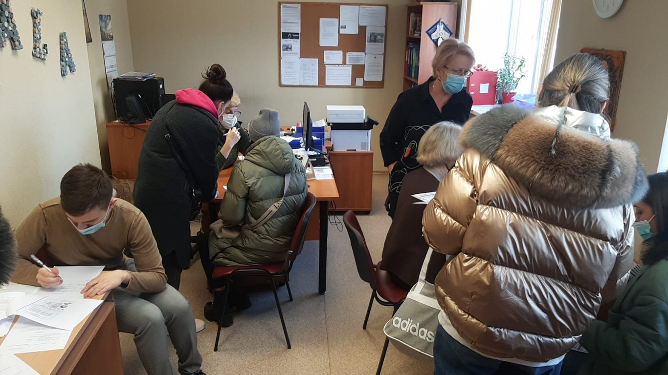 noodles midnight plan Latvijā 11 254 ukraiņu bēgļi saņēmuši uzturēšanās dokumentus ar tiesībām uz  nodarbinātību / Raksts