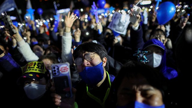 Dienvidkorejā notiek prezidenta vēlēšanas