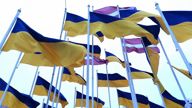 Latvijas Kamaniņu sporta federācija rīko labdarības izsoli «Atbalsts Ukrainai»