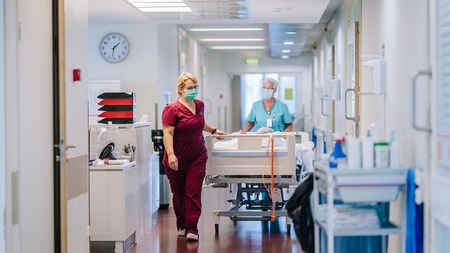 Latvijā mazinās saslimstība ar gripu; pieaudzis ar Covid-19 inficēto skaits slimnīcās