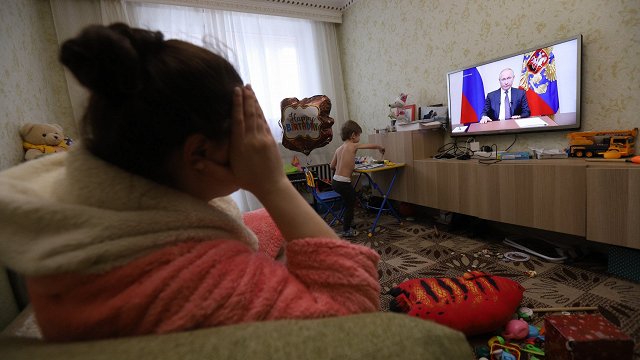 Аудитория запрещенных в Латвии телеканалов «ушла в тень» — медиаэксперт
