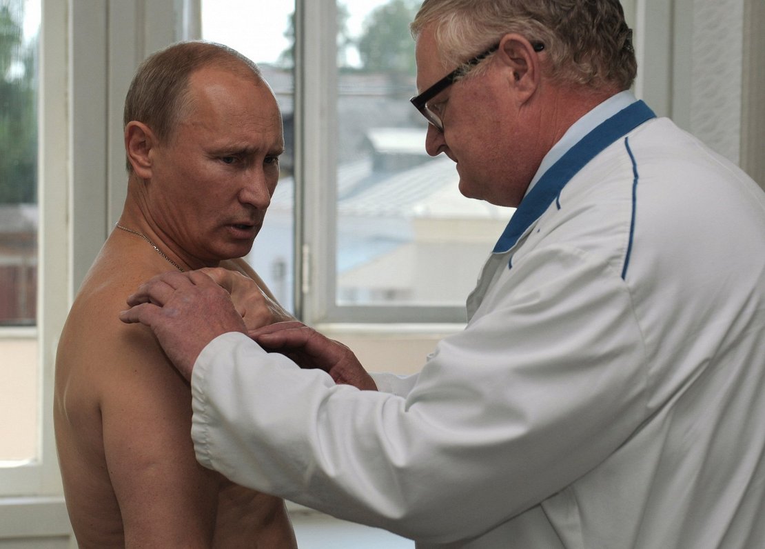 Krievijas līderis Vladimirs Putins konsultējas ar traumatologu, 2011. gads