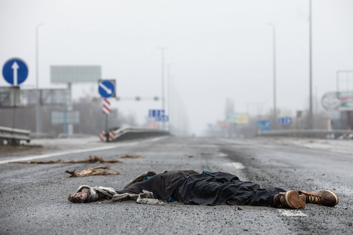 Убитый. Украина, Житомирское шоссе, близ Киева. Снимок сделан 02.04.2022, опубликован 03.04.2022