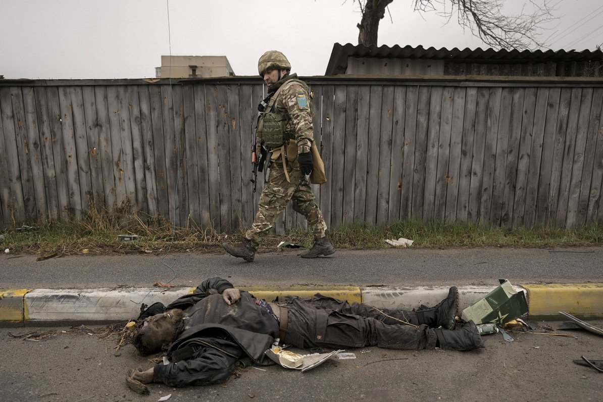 Убитый. Украина, Буча, близ Киева. Снимок сделан 02.04.2022, опубликован 03.04.2022