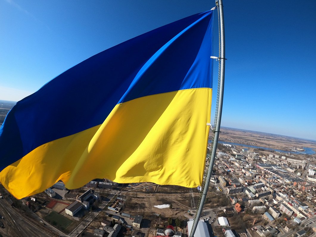 Ukrainas karogs LVRTC sakaru tornī Daugavpilī