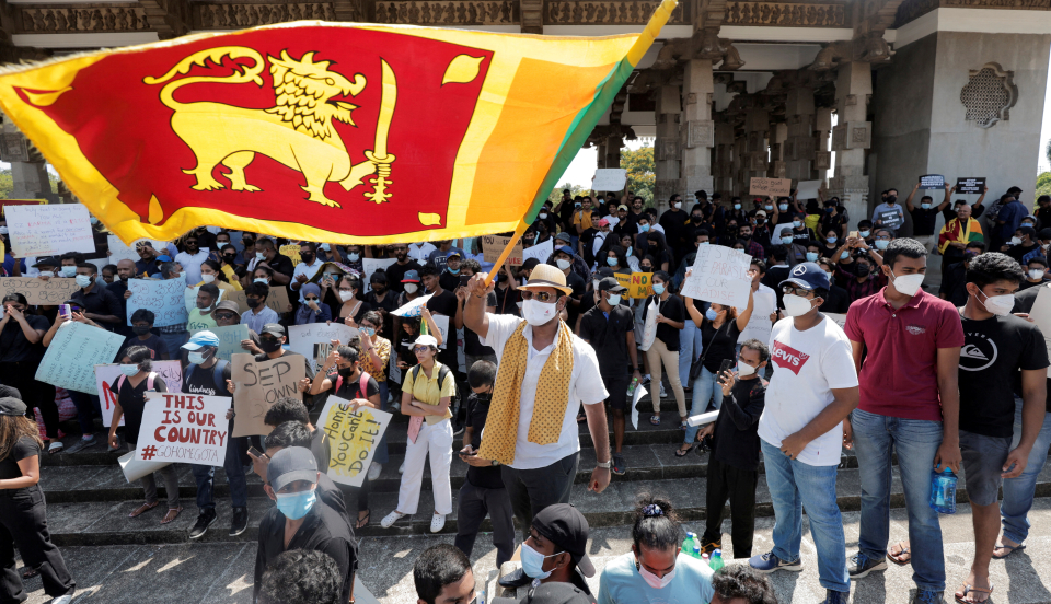 Protesta akcijas dalībnieki Šrilankā. 2022. gada 4. aprīlis.