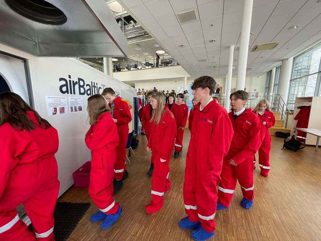 Ēnotāji nacionālajā lidsabiedrībā “airBaltic”