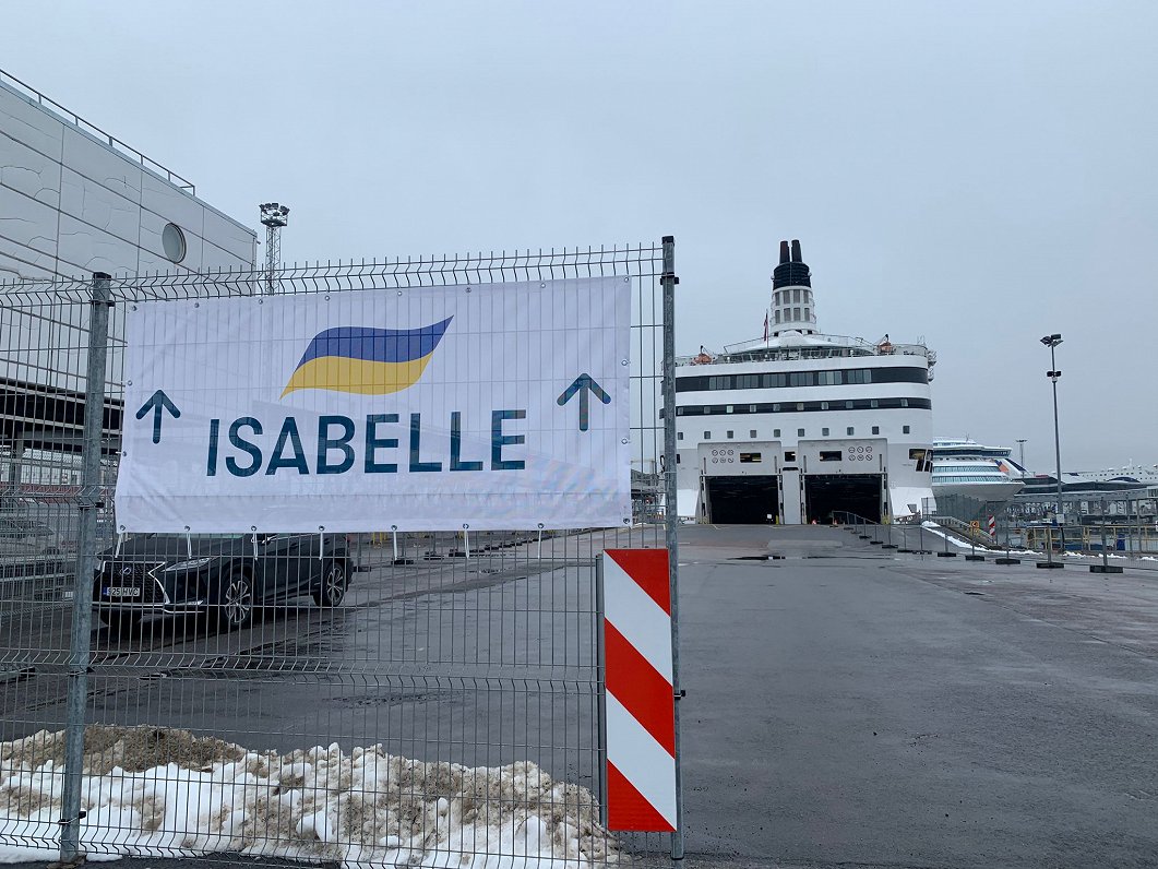 Prāmis «Isabelle» Tallinā - 2100 Ukrainas kara bēgļu viesnīca 
