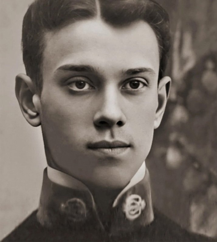 Dejotājs un horeogrāfs Vaclavs Ņižinskis 1907. gadā, absolvējot Ķeizarisko Teātra skolu.