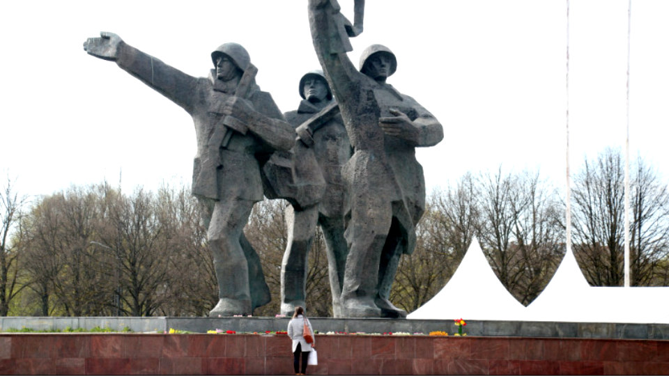 Saeima decides to legally allow Soviet monument demolition / Article