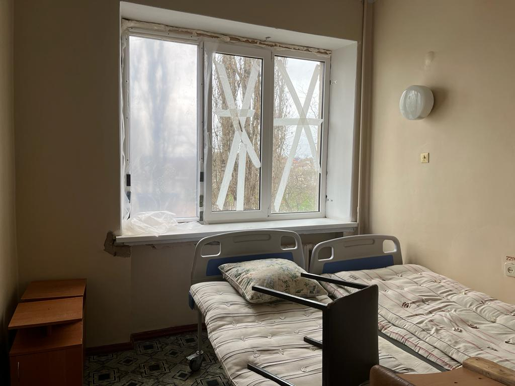 Slimnīca Mikolajevā, kas cietusi pēc Krievu uzbrukuma.