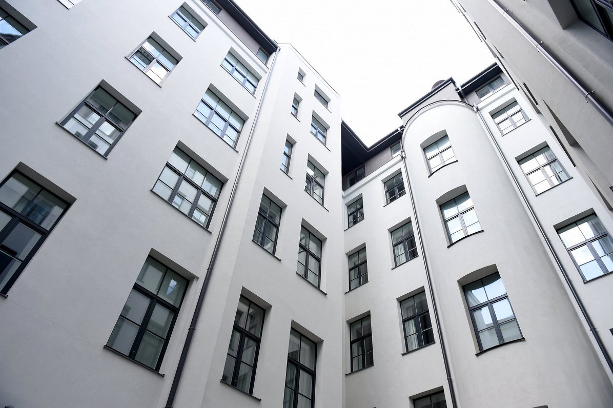 Denacionalizēto namu īrniekiem pabalstos par mājokļa atbrīvošanu sadalīs ap 480 000 eiro no valsts budžeta