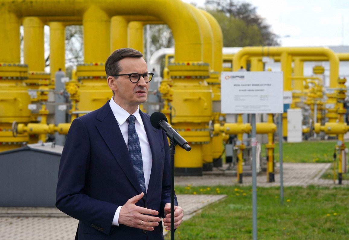 Polijas premjers Mateušs Moraveckis uzsver, ka Polija nepakļausies Krievijas centieniem izmantot gāz...