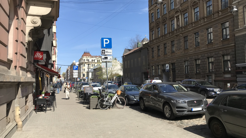 Autostāvvieta Rīgā, Blaumaņa ielā.