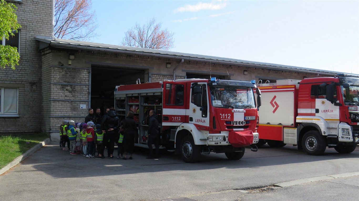День открытых дверей в ГПСС проходит сегодня во всех пожарных частях Латвии