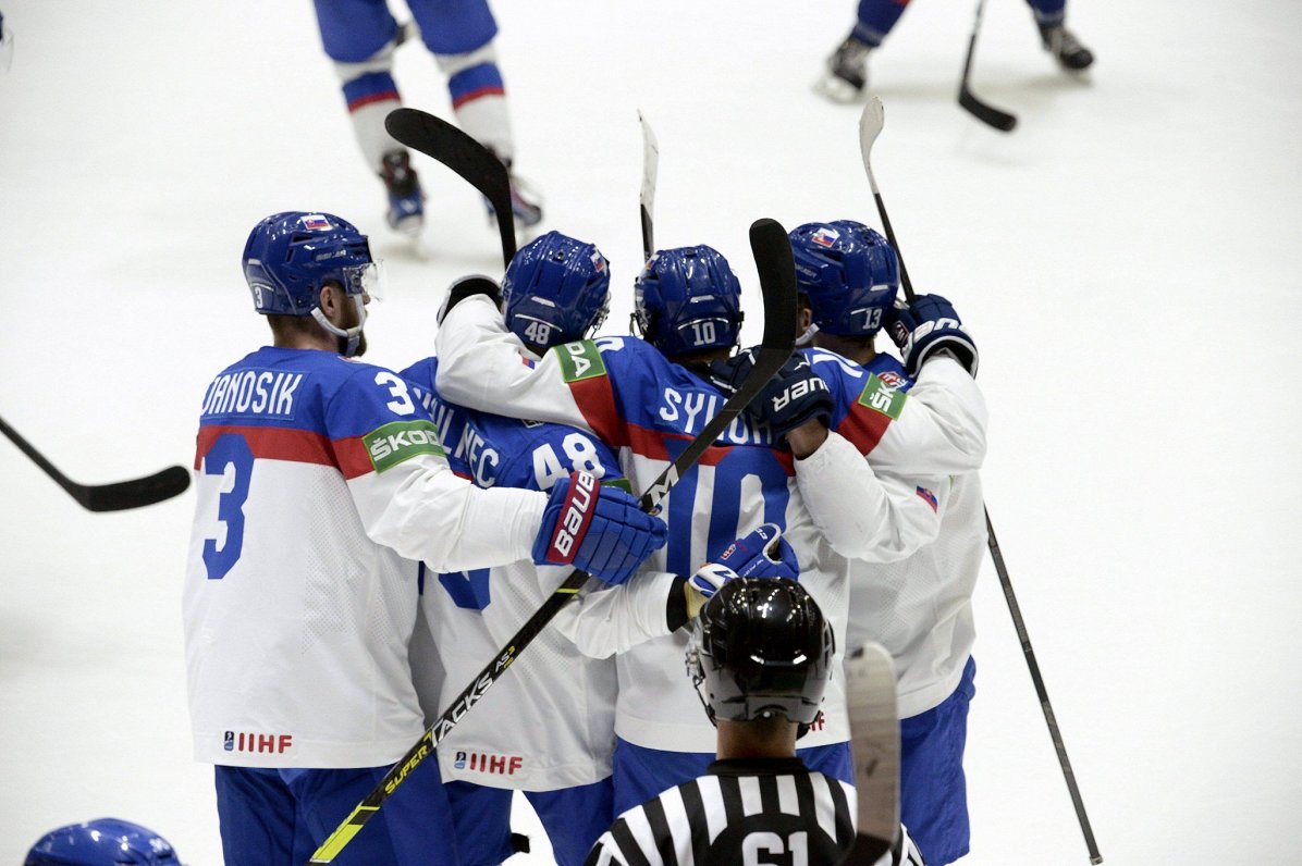 Slovākijas hokejisti uzvar Itāliju, čehu panākums samazina Latvijas izredzes uz ceturtdaļfinālu